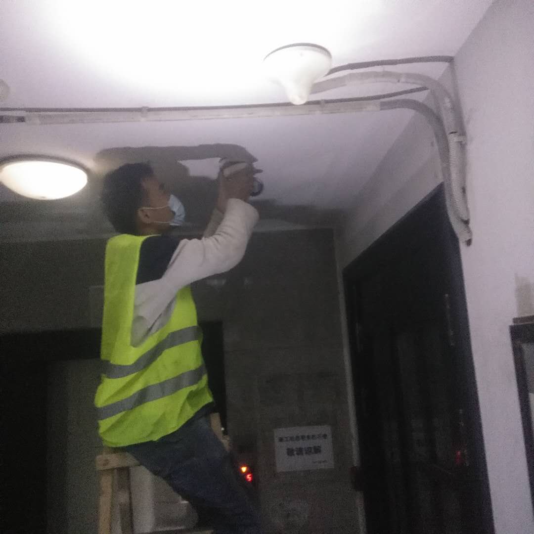 北京朝陽百子灣某餐飲店煙感如何使用，煙感移位與消防面積有關嗎？